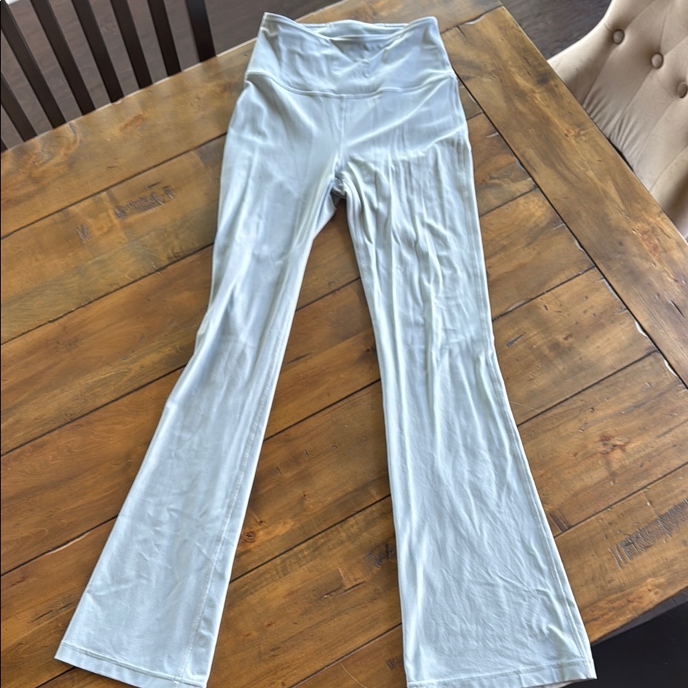 EUC Lululemon slate blue/light gray sz 4 Flared Leggings